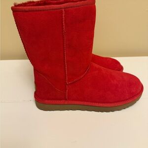 UGG WOMEN CLASSIC SHORT II